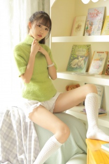 美女脱一光二净照片